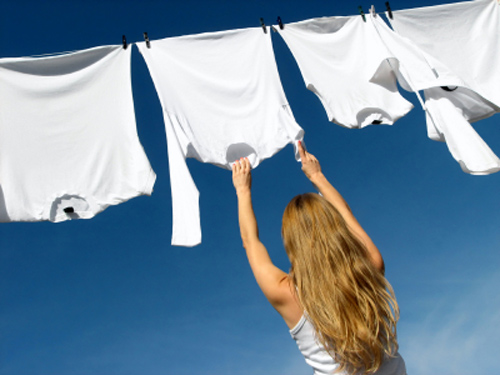 Bí quyết giặt và bảo quản áo thun đúng cách